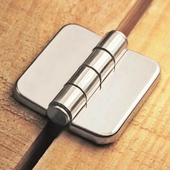 Dobradiça p/ Tampas e Portas Quadrada em Aço Inox Estampado - 38x34mm - 2 x 2 c/ Capa