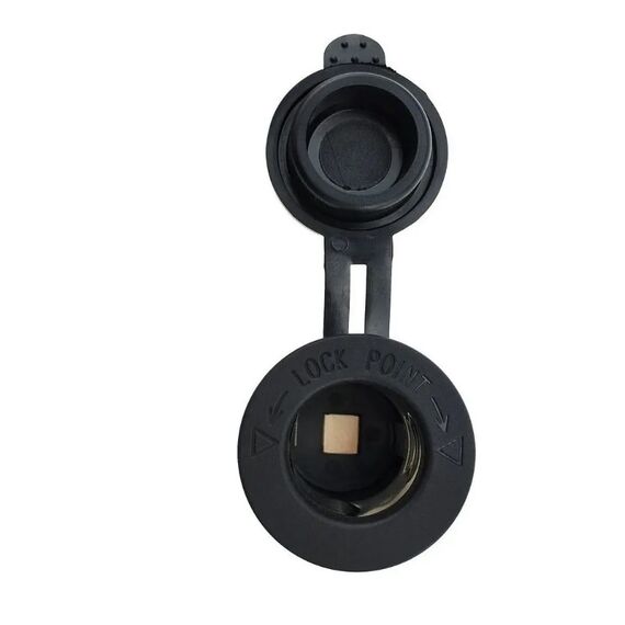 Tomada Femea 12V em Plástico ABS Preta c/ Tampa de Borracha - Redonda - s/ Moldura