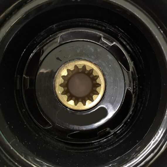 Hélice Johnson 25/30/35HP Etec 10 X 15 Estriada c/ Escape (Mod: 390380)